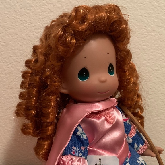 Merida Precious Moments Doll Limited Release Once Upon A Time 2018 Dress and Bow - Picture 6 of 10